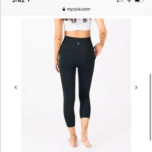 Zyia Black Pocket Brilliant Hi-Rise Capri 20"